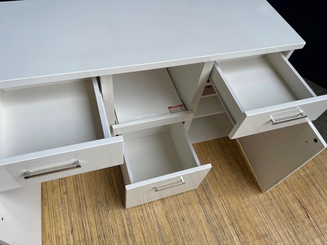 Lateral kitchen on Carousell