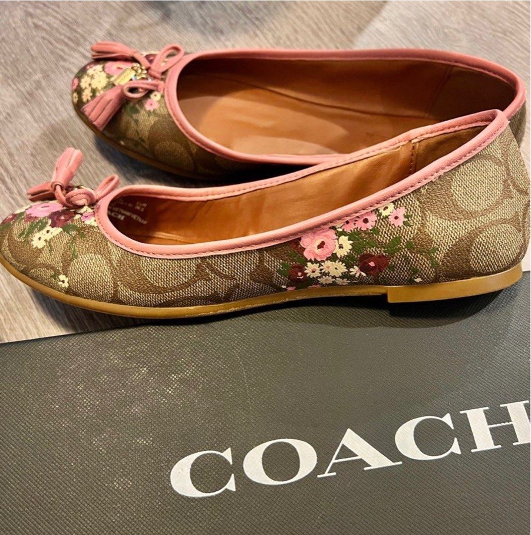 Like new Flower coach shoes US6