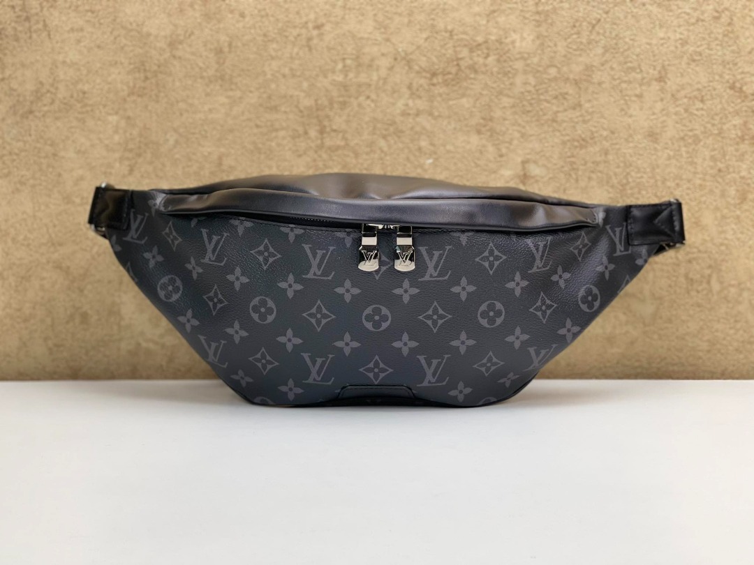 Ready to go. The versatile #LouisVuitton Bumbag can be worn in a