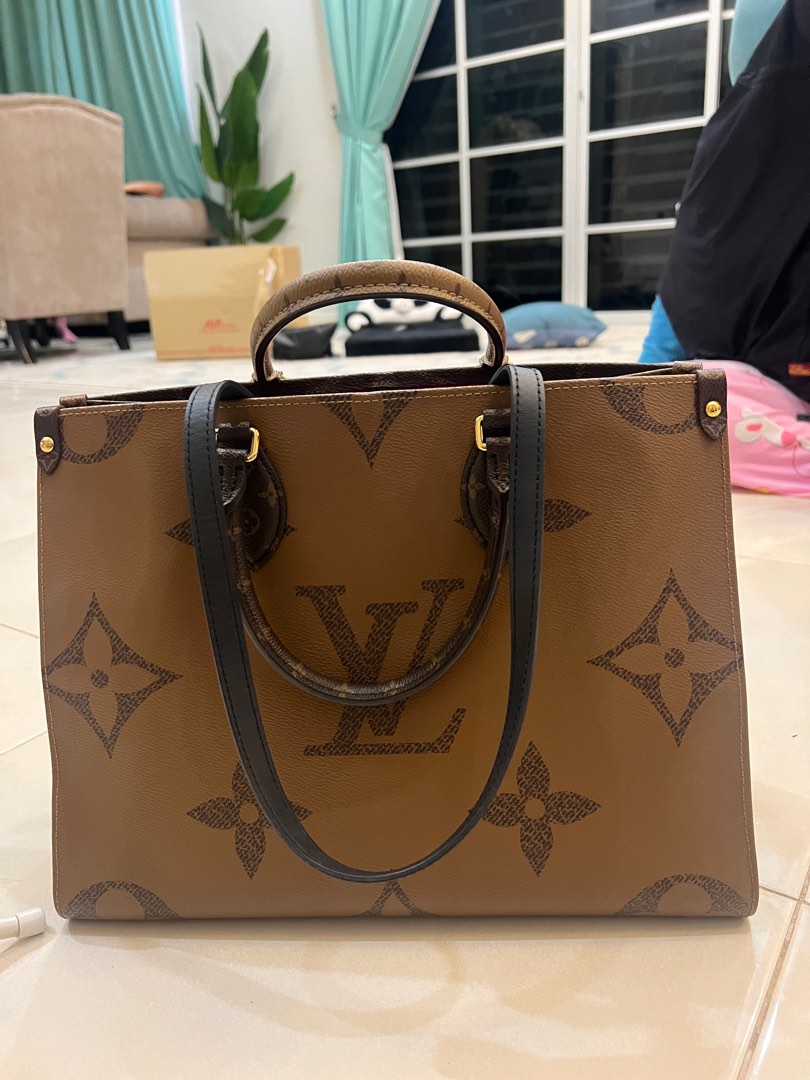 Louis Vuitton On the go mm Original, Luxury, Bags & Wallets on Carousell