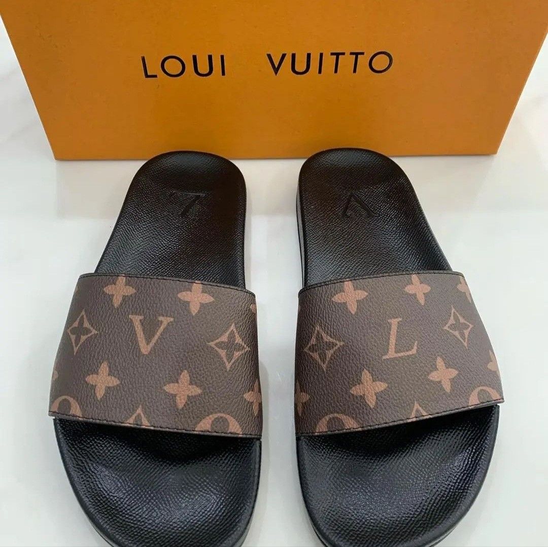 Louis Vuitton Men Slides (Brown), Men's Fashion, Footwear, Flipflops and  Slides on Carousell