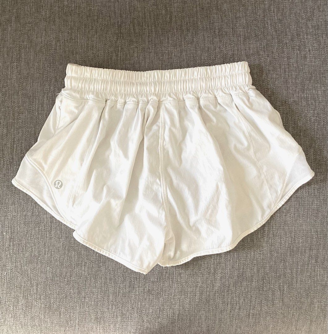 White hotty hot sale shorts