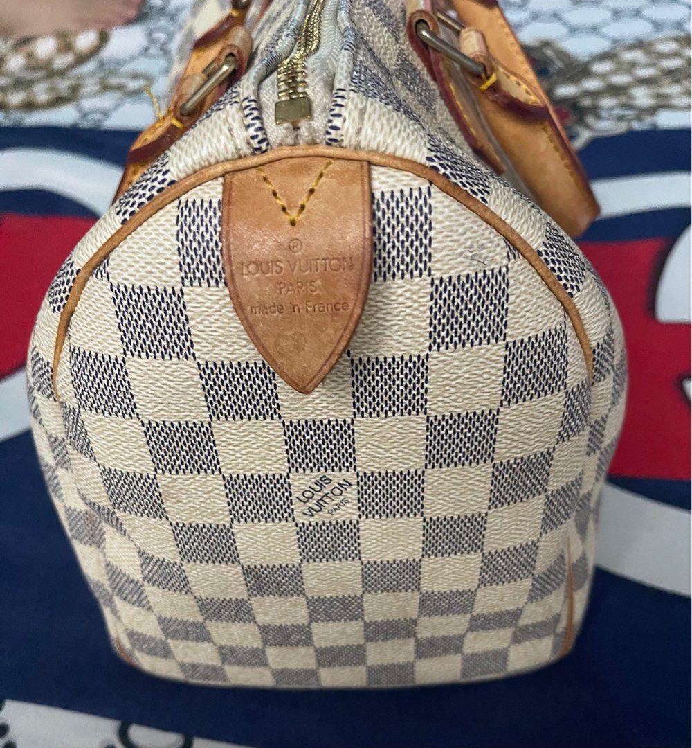 LV speedy 30 tote bag (Category: Luxury Bags & Wallets) located in Quezon City. Submitted by itgsta (Listing ID 1236132699, Image 2). Description: DamierAzur coated canvas Textile lining Internal slip pocket Coded YKK zipper No dustbag Bought in Japan.