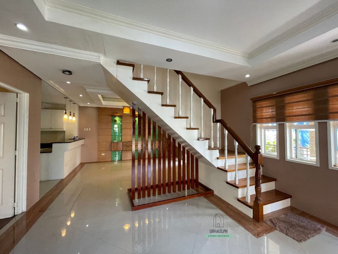 Mahogany Place 1 Acacia Estate 6 Rooms House For Sale, Taguig City