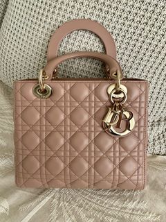 (Category: ) located in . Submitted by first.closet (Listing ID 1236121585, Image 1). Description: .