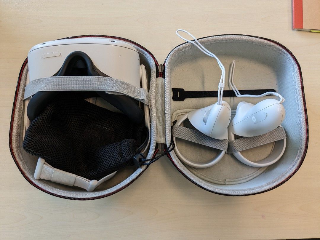 Meta Quest 2 Headsets 128GB and cases, Video Gaming, Gaming Accessories