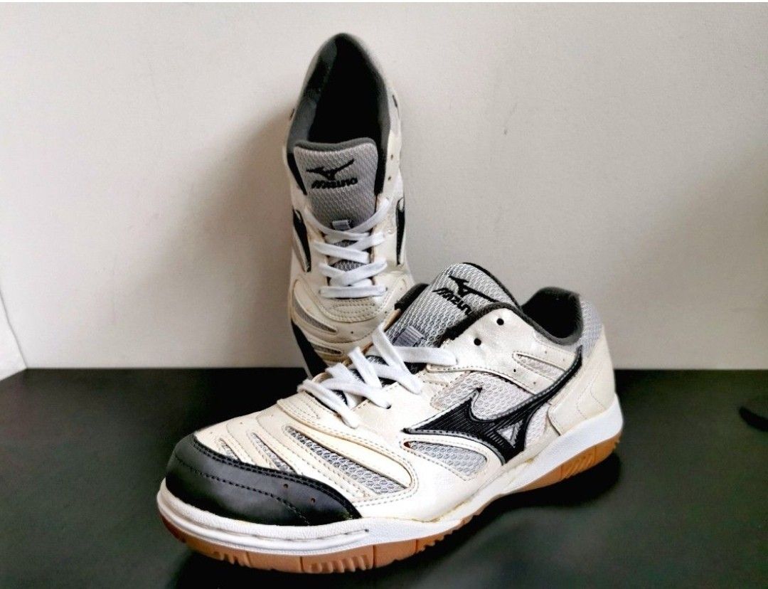 Mizuno 9KV 97309 Heliosphere Sneaker good condition US 6 UK 5 EU