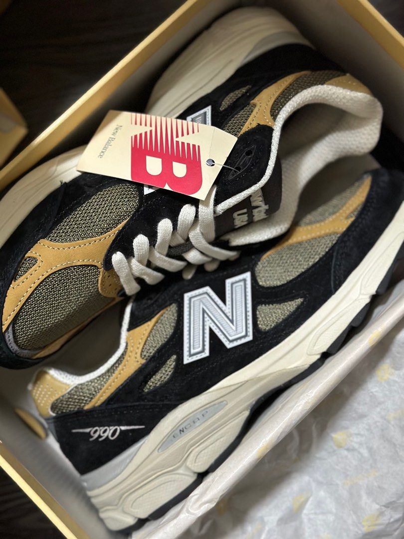 Black and tan new balance 2025