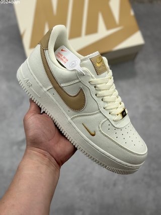 Nike air force 1 shop 7 gold