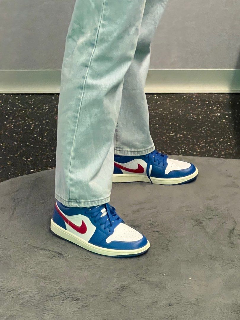 Jordan blue white on sale red