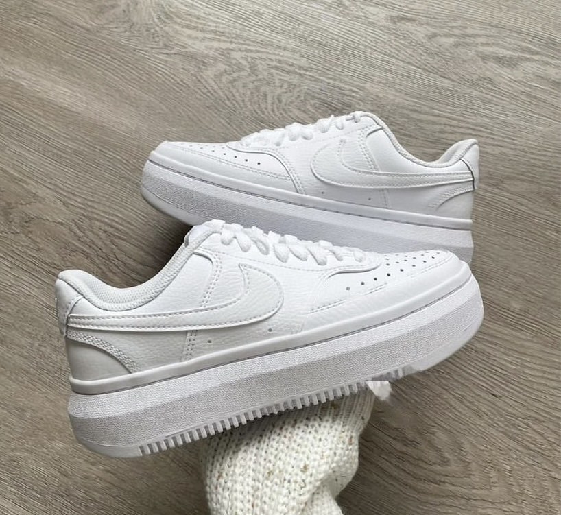 triple white nike shoes