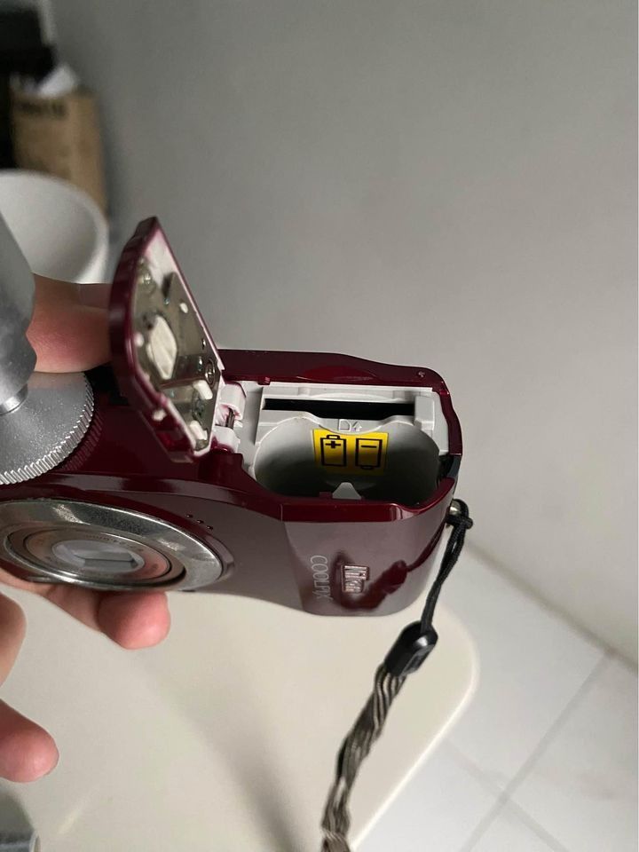 Nikon coolpix L20 on Carousell