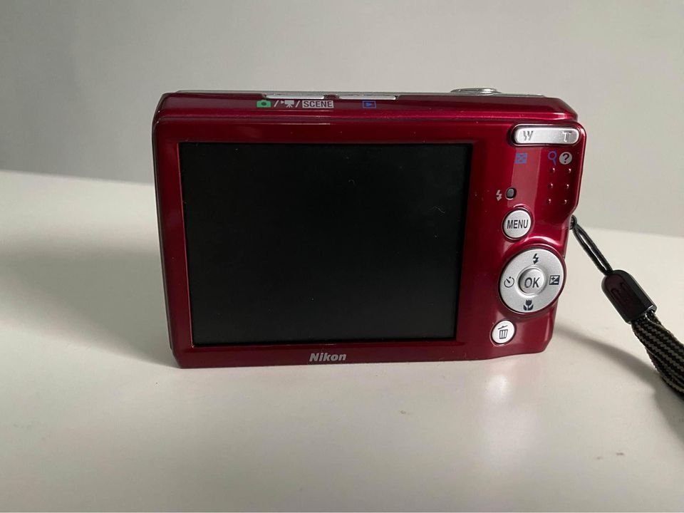 Nikon coolpix L20 on Carousell