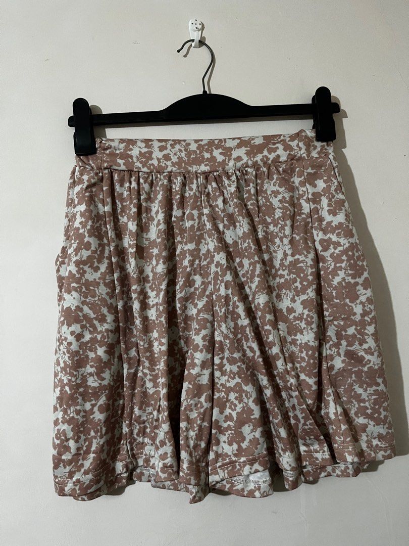 Palda shorts from Japan (Category: Skirts) located in Manila. Submitted by hellothere2012 (Listing ID 1236236150, Image 1). Description: Cute in person Best fit large-xl.
