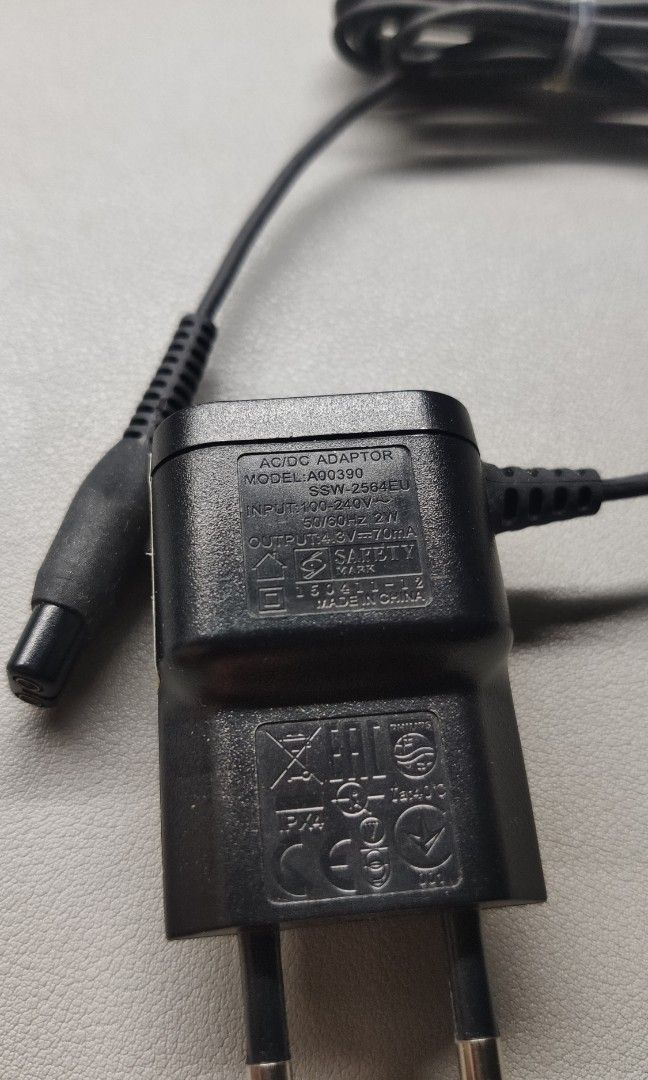Philips A00390 charging adaptor, Beauty & Personal Care, Men's Grooming ...