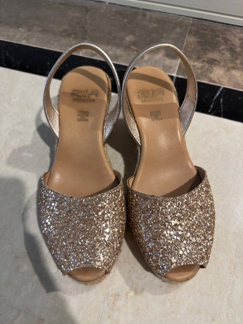 Gold best sale glitter wedges
