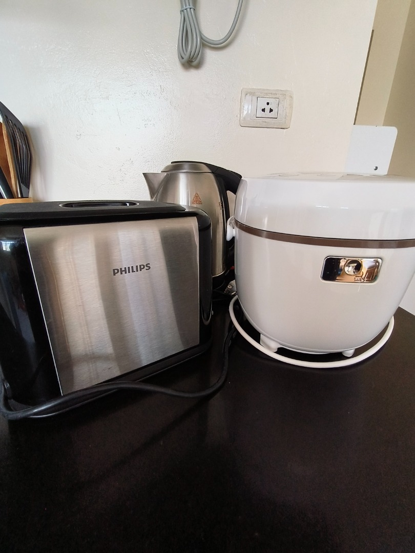 Rice Cooker & Philips Toaster & Standard Kettle on Carousell