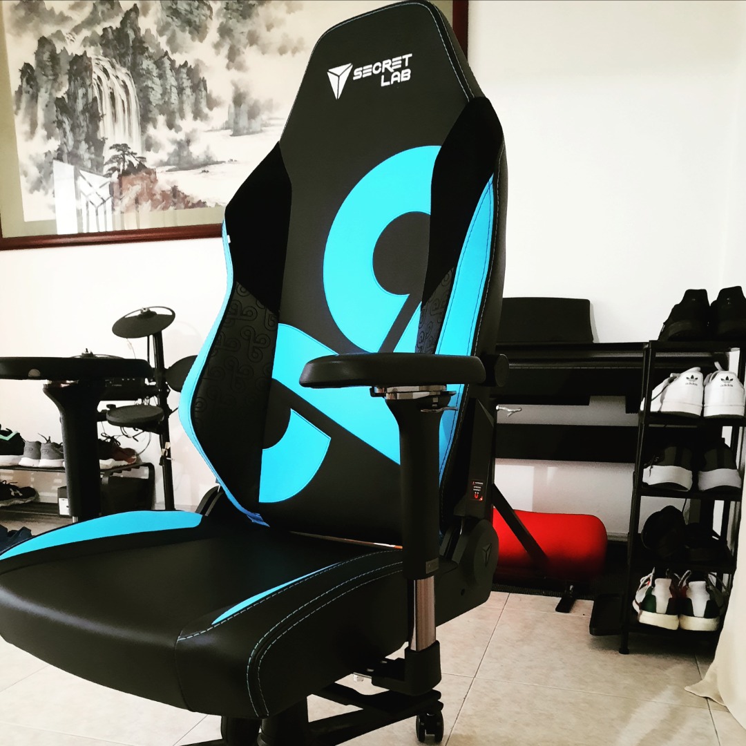 Secretlab titan cloud 9 2025
