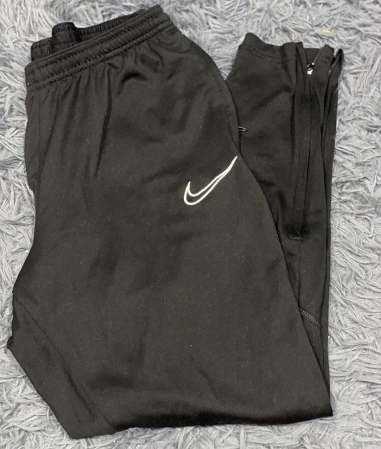 Seluar Nike academy dri- fit, Men's Fashion, Bottoms, Joggers on Carousell