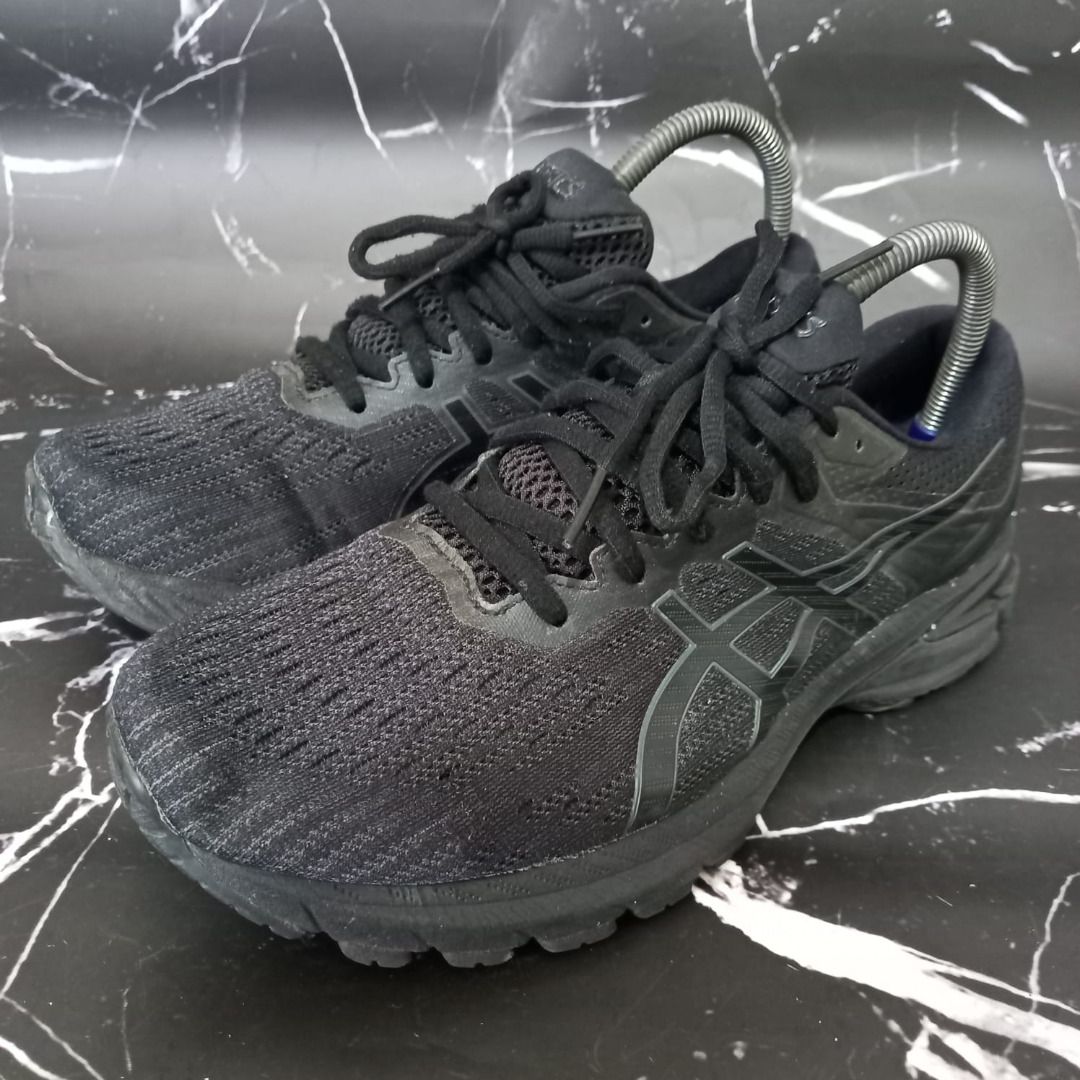 black asic trainers