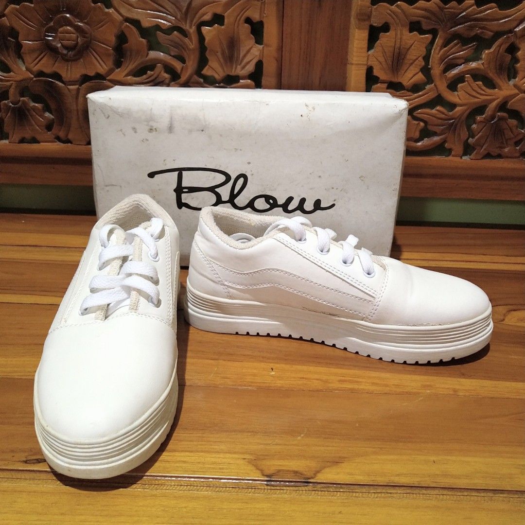 SALE BLOW Sepatu Sneakers Casual Wanita Pria Warna Putih Full White Murah Brand Merk BLOW