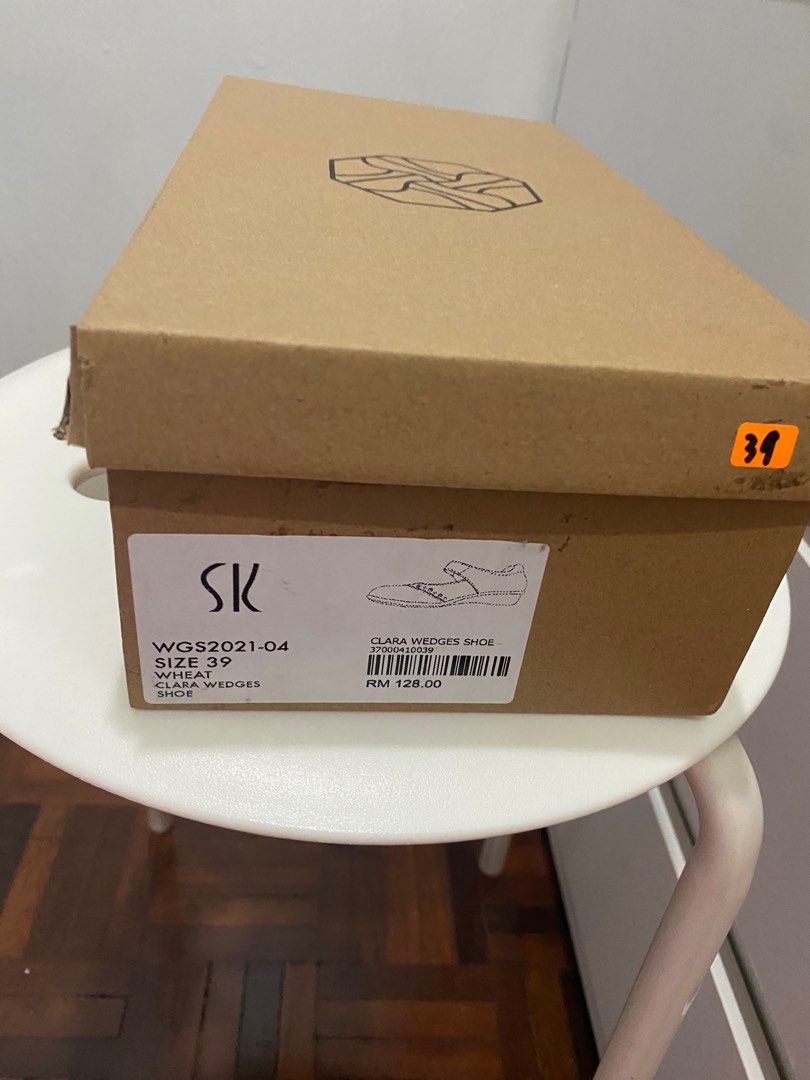 Siti yeezy on sale
