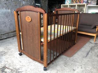 Solidwood Big Crib For baby and Toddler Japan surplus