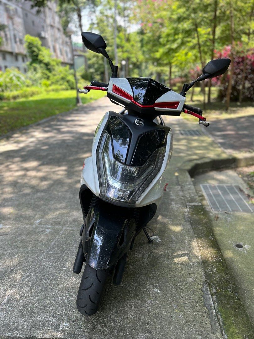 SYM FNX 125, 機車, 重機在旋轉拍賣