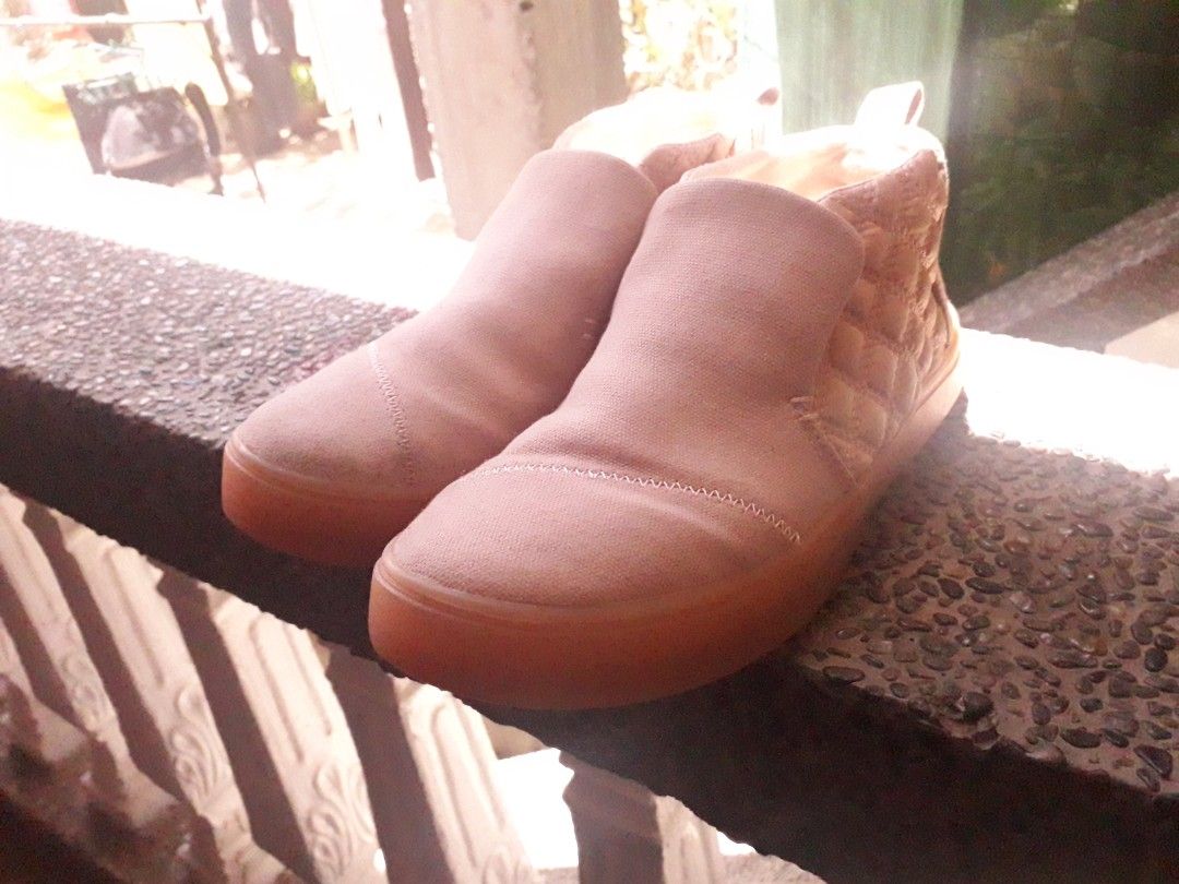 Toms quilted paxton store