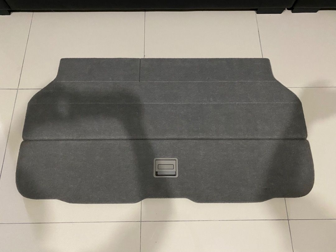 Toyota estima boot cover deals
