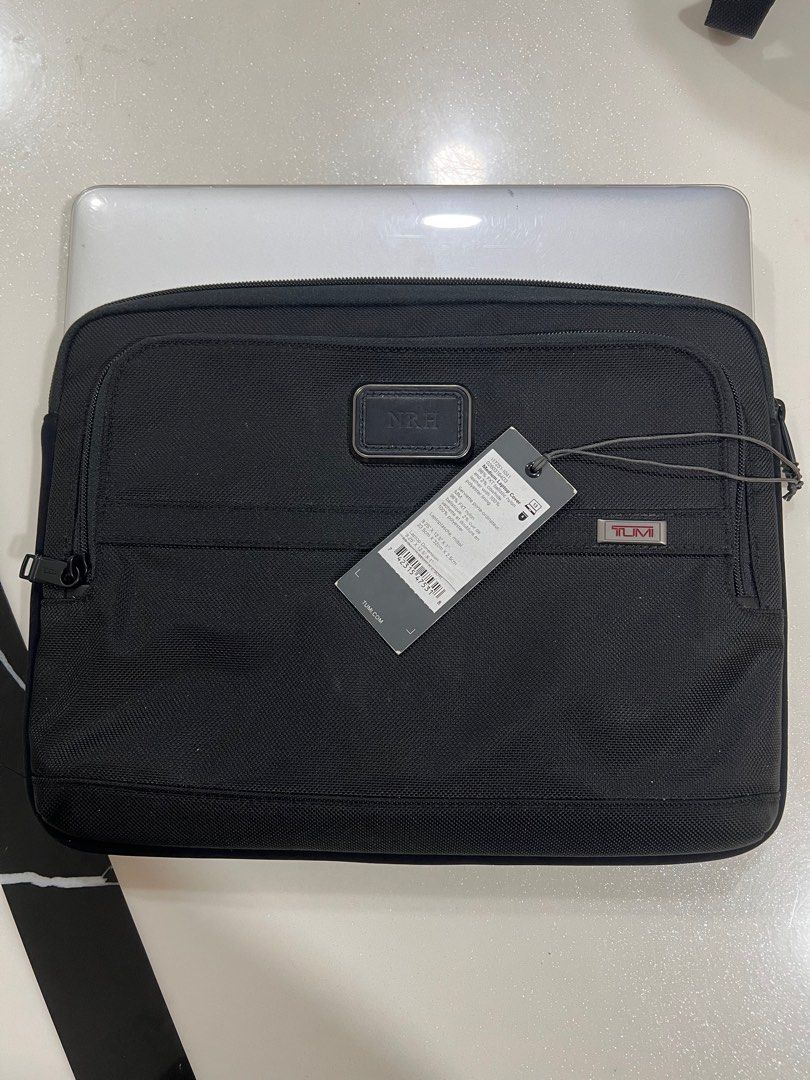 Tumi alpha medium deals laptop cover