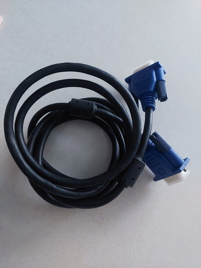 RGB VGA heavy duty Cable with Ferrite cores fitted at both ends