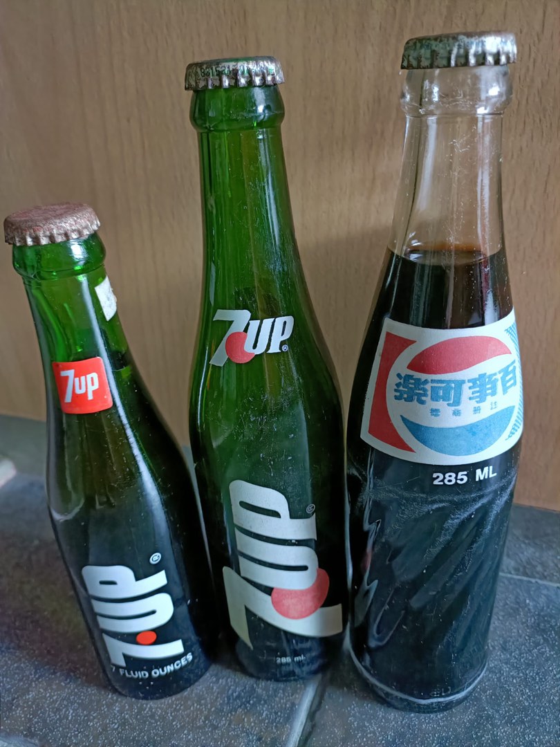 vintage 7up and pepsi glass bottle drinks, Hobbies & Toys, Memorabilia