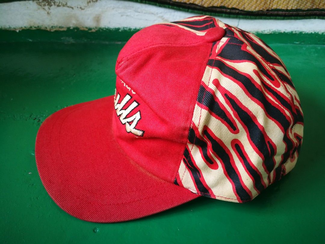 vintage 80s chicago bulls, Men's Fashion, Watches & Accessories, Cap