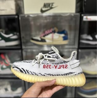 WTS Yeezy Boost 350 V2 Zebra