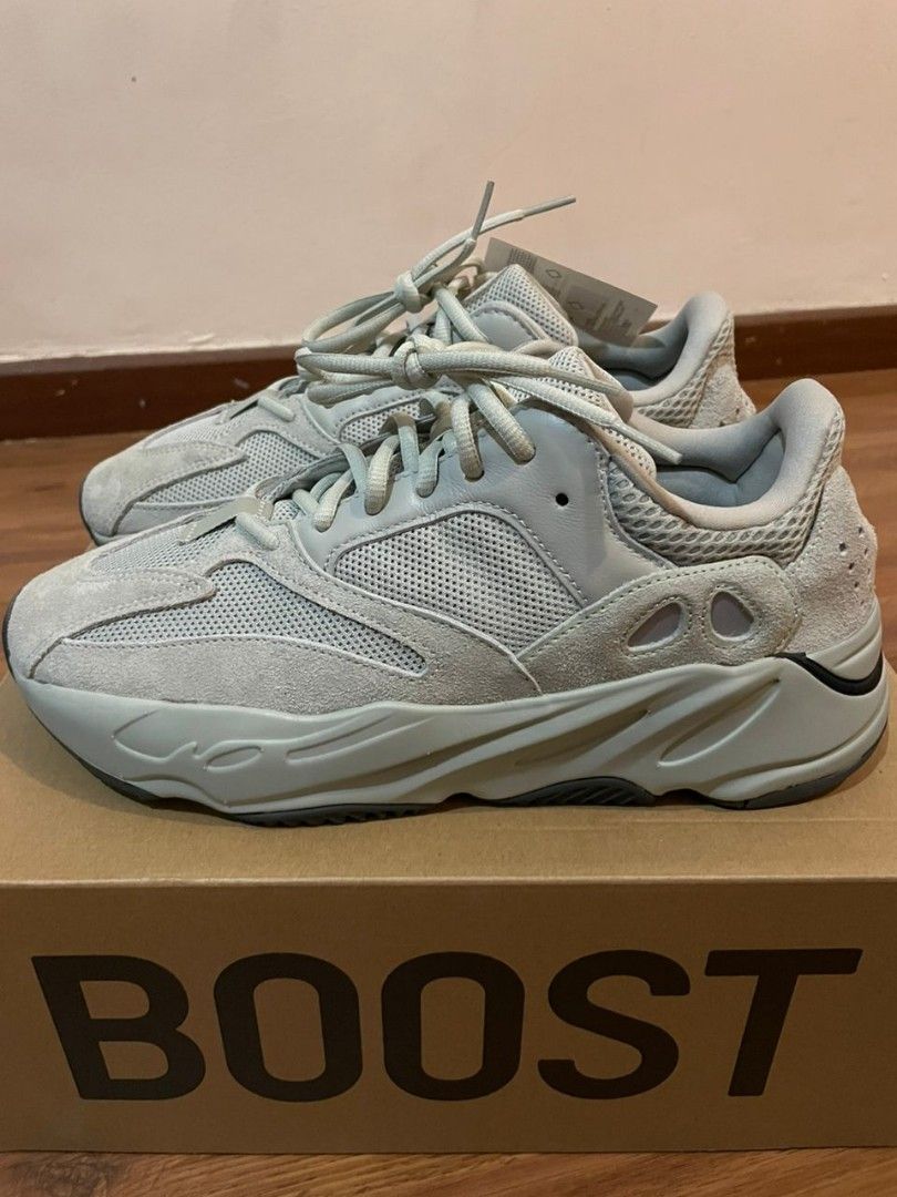Yeezy 700 salt top
