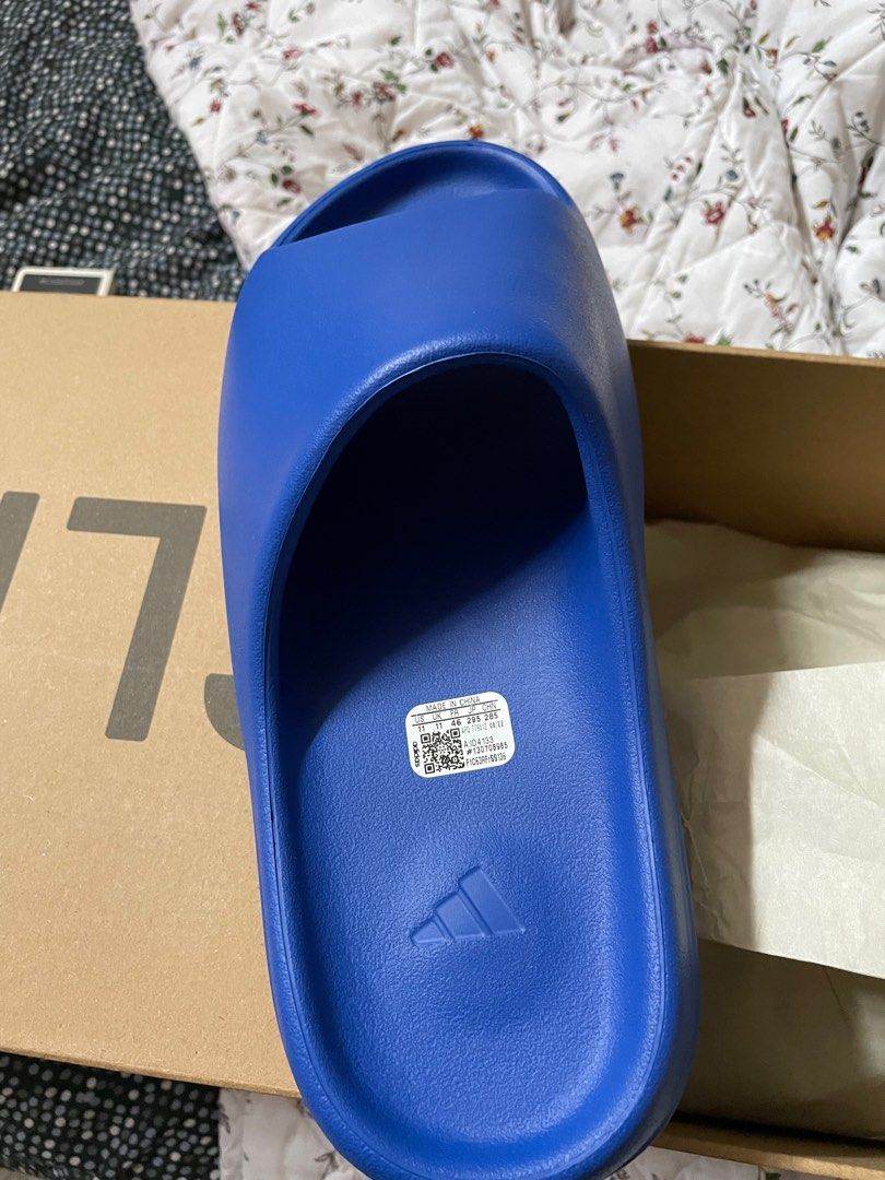 Yeezy slide Azure Men s Fashion Footwear Flipflops and Slides