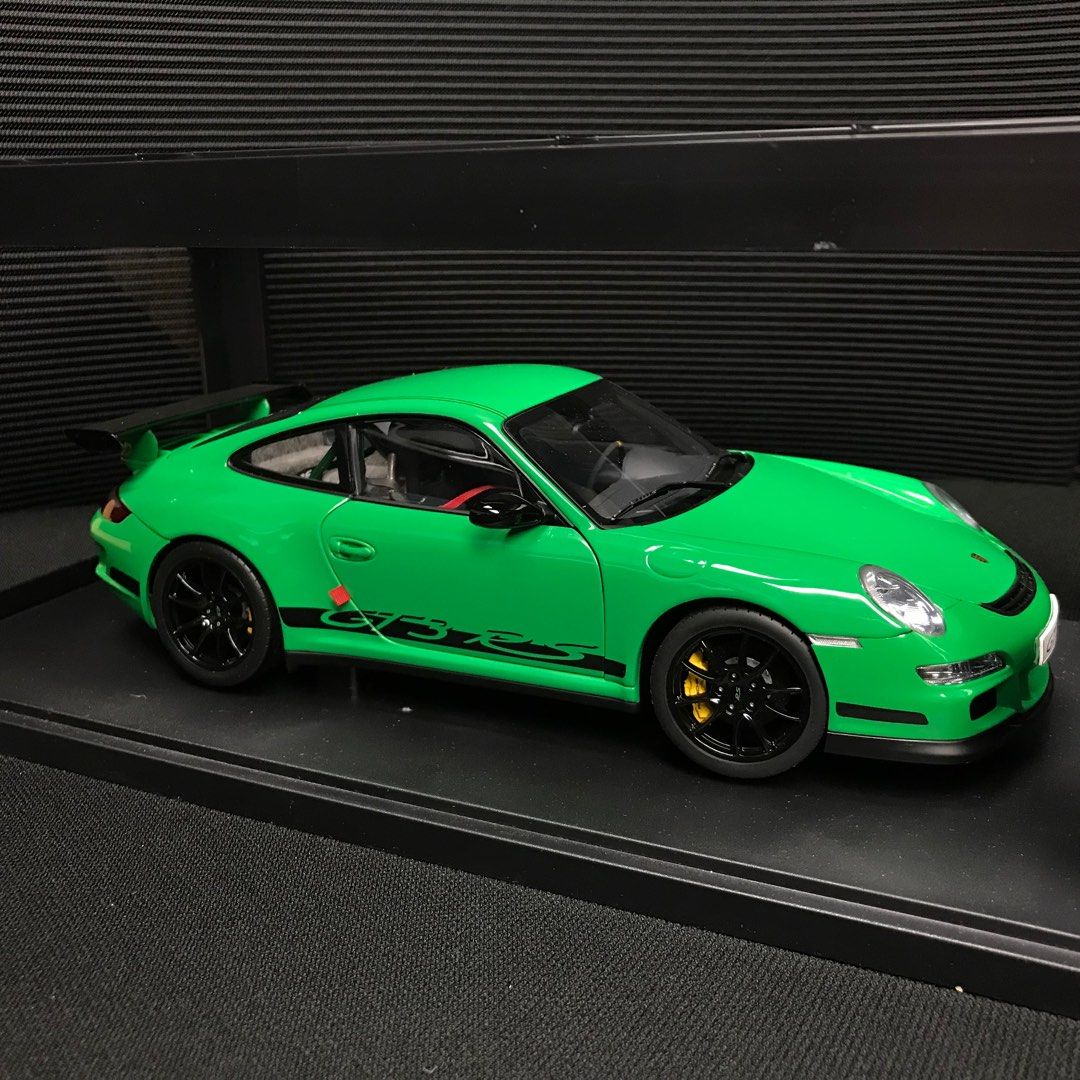 1/18 AUTOart ポルシェ 911 (991) GT3 RS