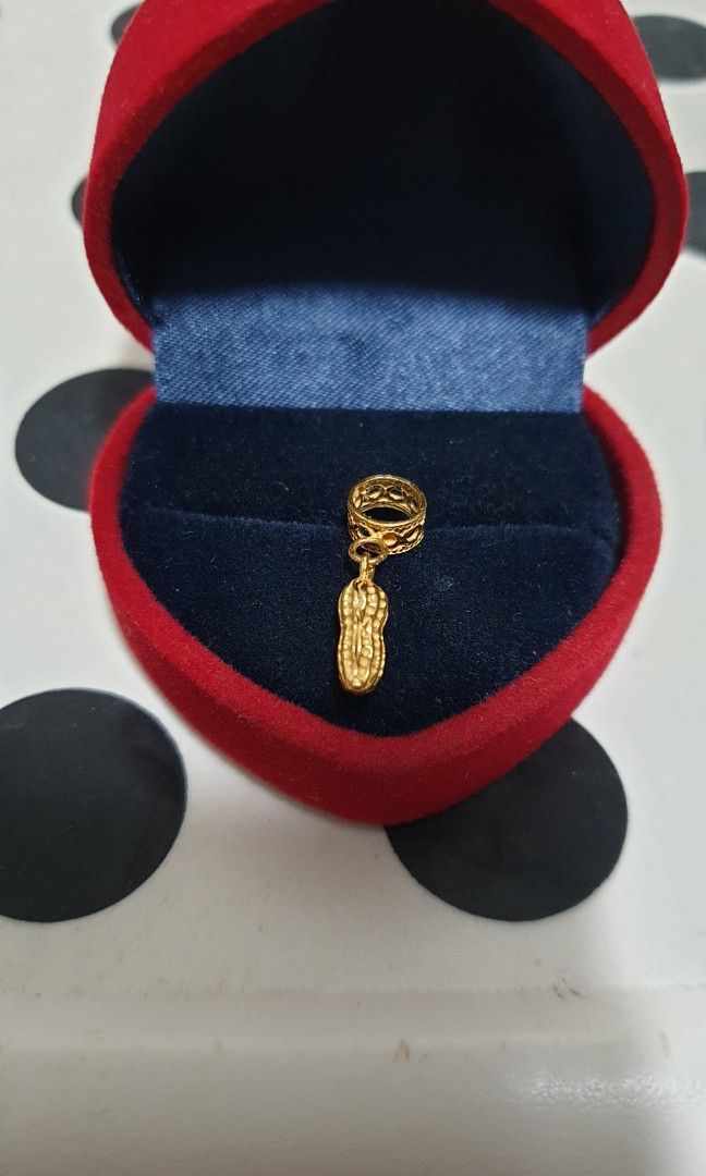 916 gold Peanut pandora charm 1.38g