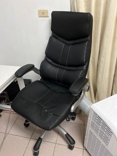電腦椅 有損壞 往後座會承45度 自取