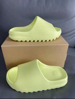 hirohiro様】adidas YEEZY Slide Glow Green-