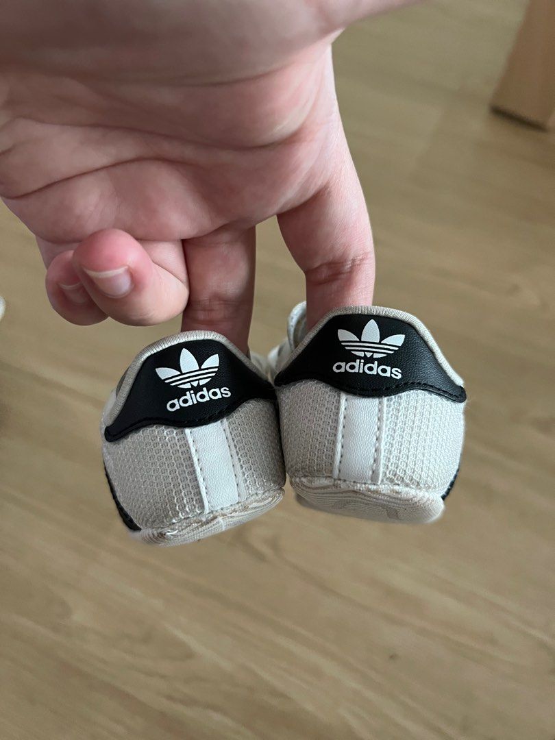 Size 1k baby shoes top