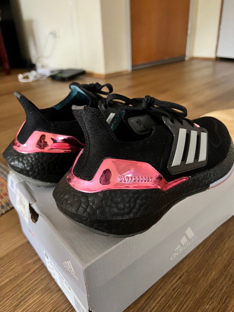 Adidas women ultra boost 22 Black Pink US8