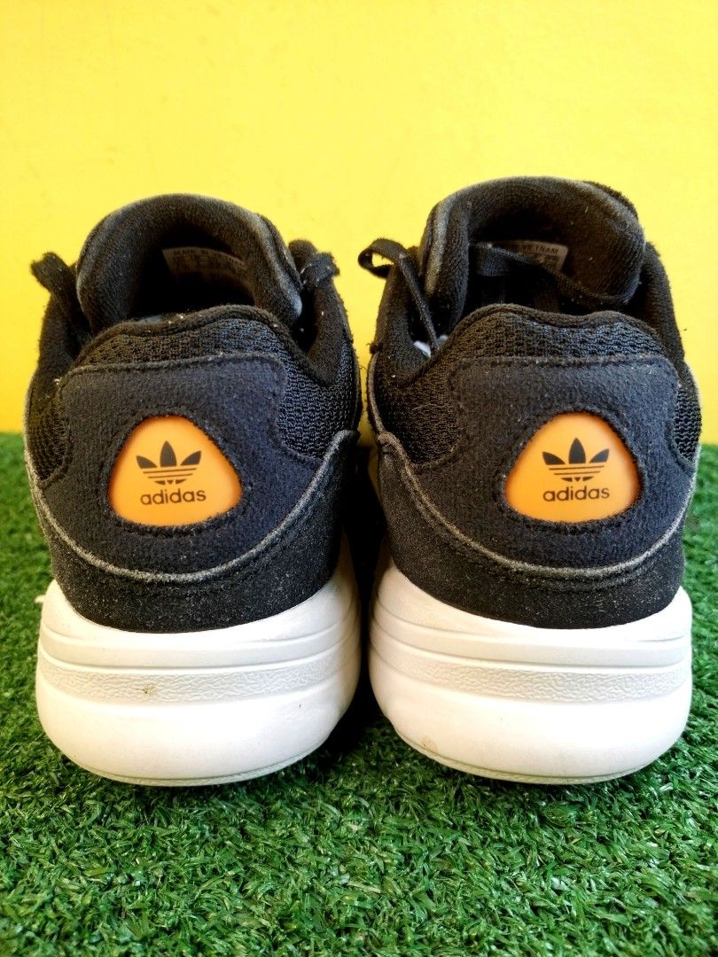 Adidas yung 1 kids top brown