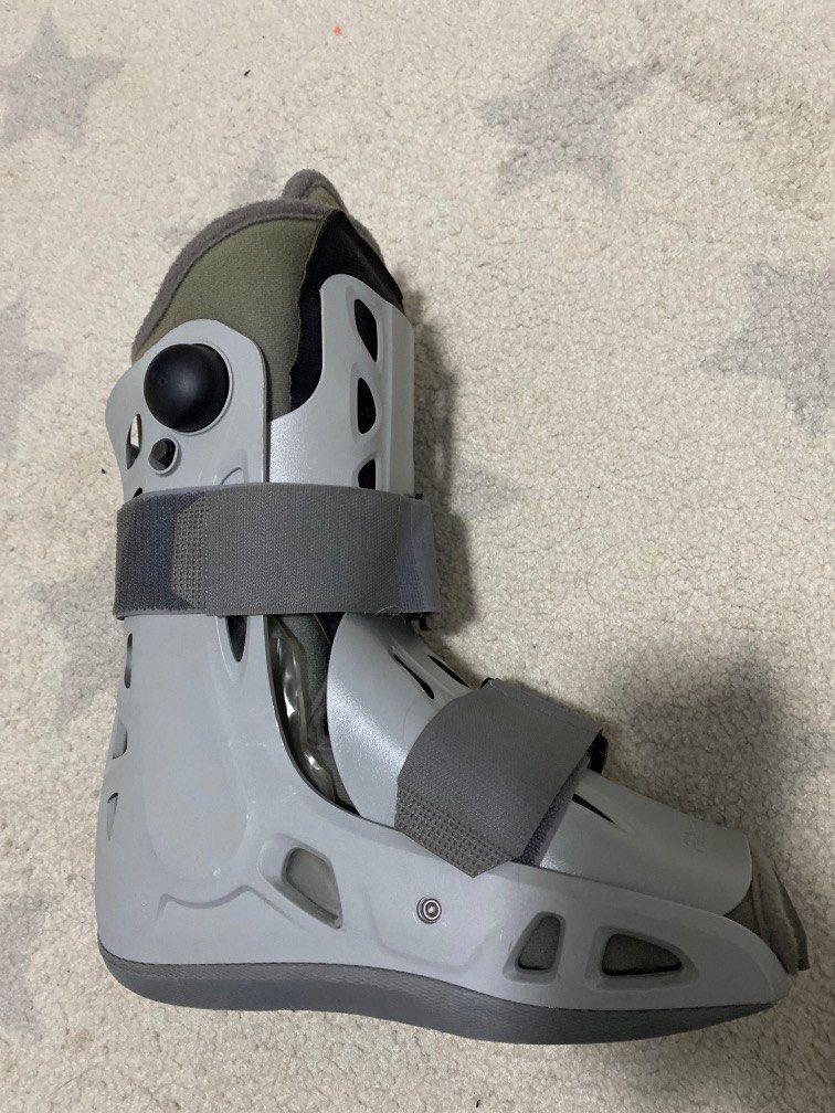 Aircast boot, Health & Nutrition, Assistive & Rehabilatory Aids