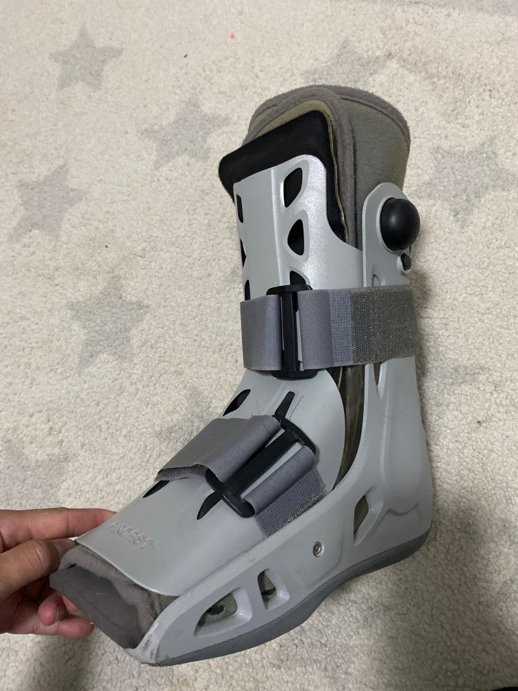 Aircast boot, Health & Nutrition, Assistive & Rehabilatory Aids