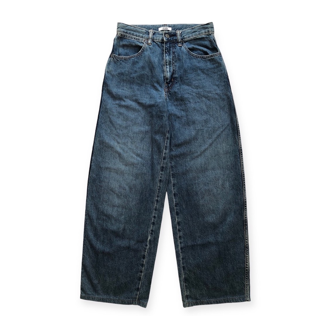 Baggy jeans Uniqlo on Carousell