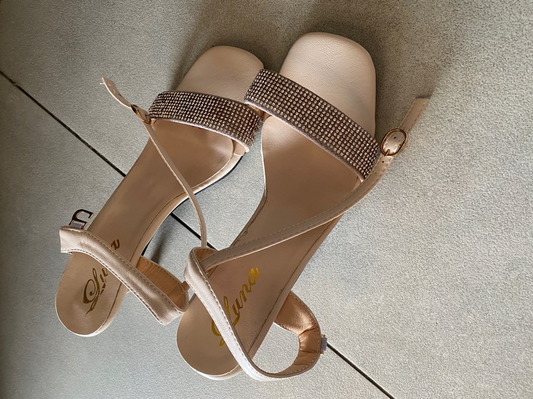 Heels beige color online