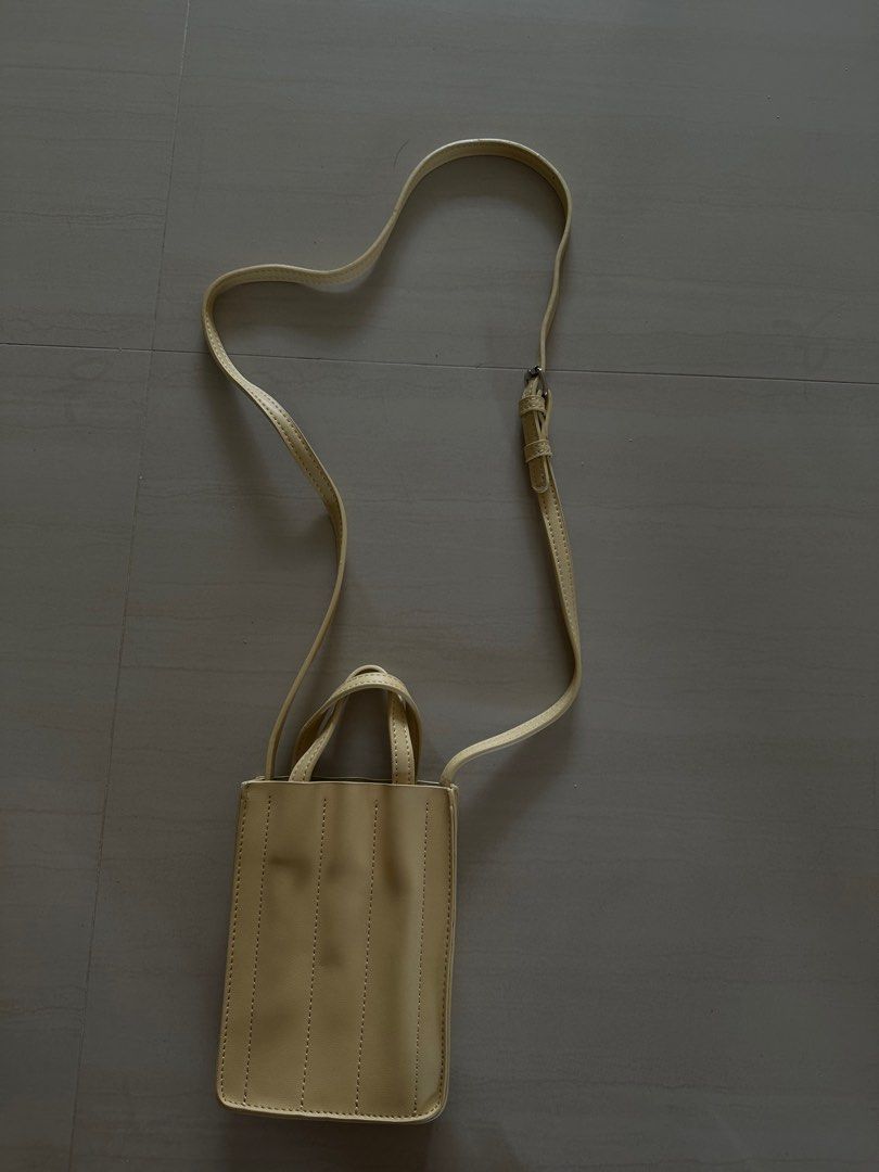 BN Rectangular Handphone sling bag Women s Fashion Bags