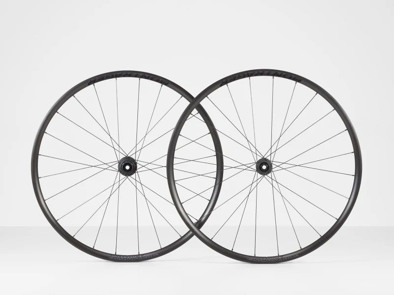 Bontrager Paradigm Comp TLR Disc Road Wheel With R3 Tyres Sports
